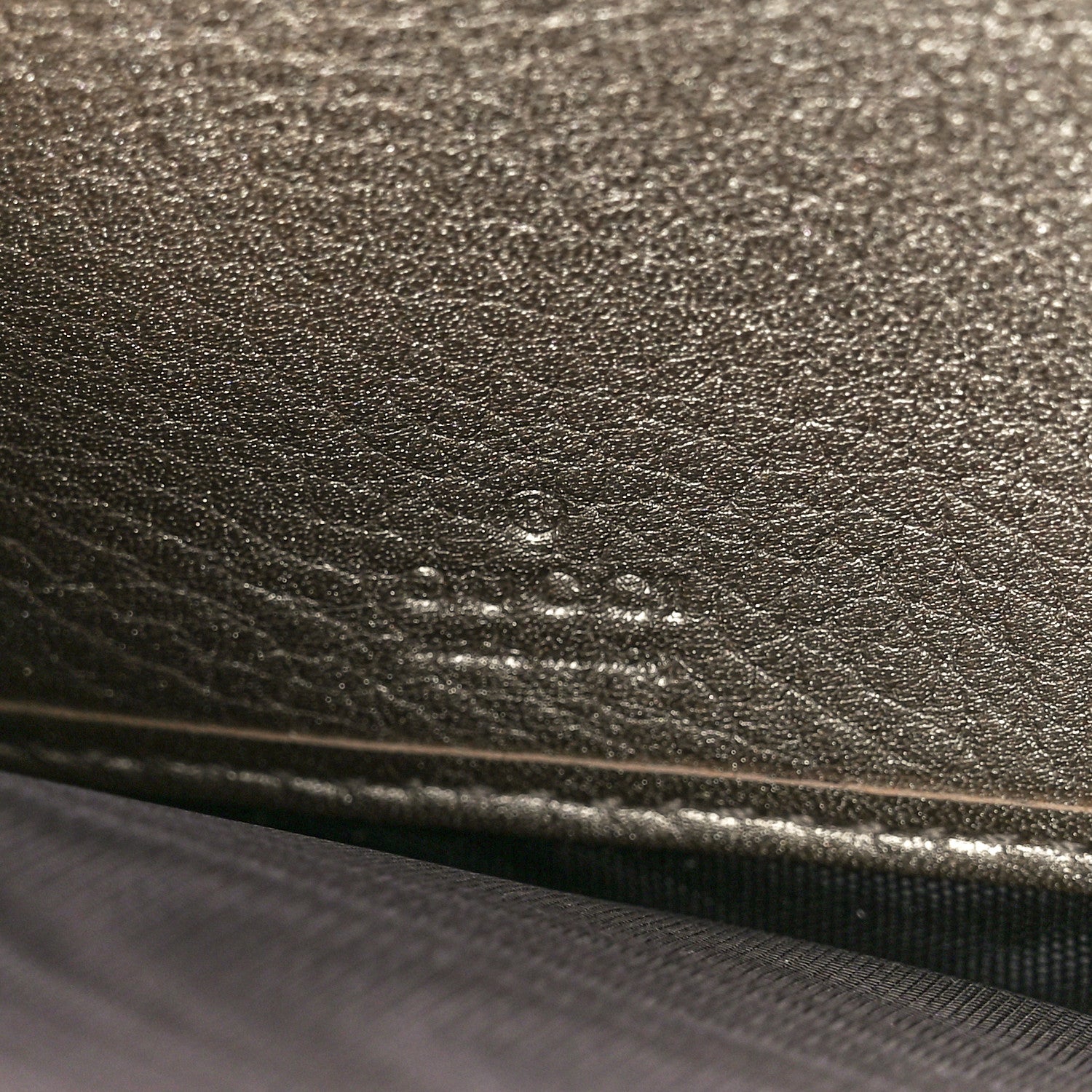Gucci Metallic Pebbled Calfskin Soho Zip Around Wallet Golden Beige 6 of 10