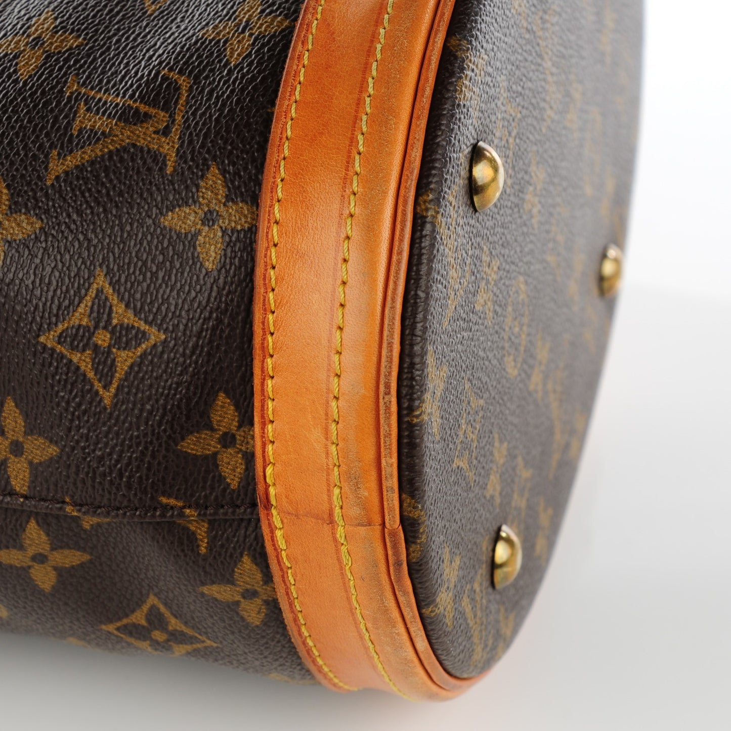 Monogram Petit Bucket 23