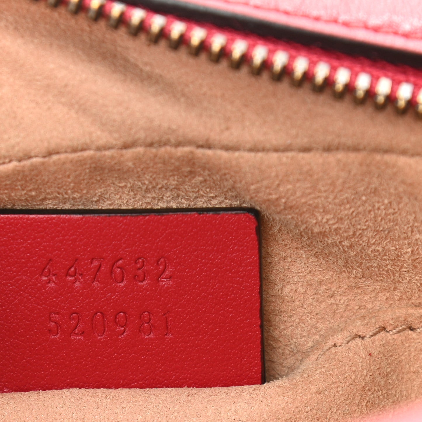 Calfskin Matelasse Small GG Marmont Chain Shoulder Bag Hibiscus Red