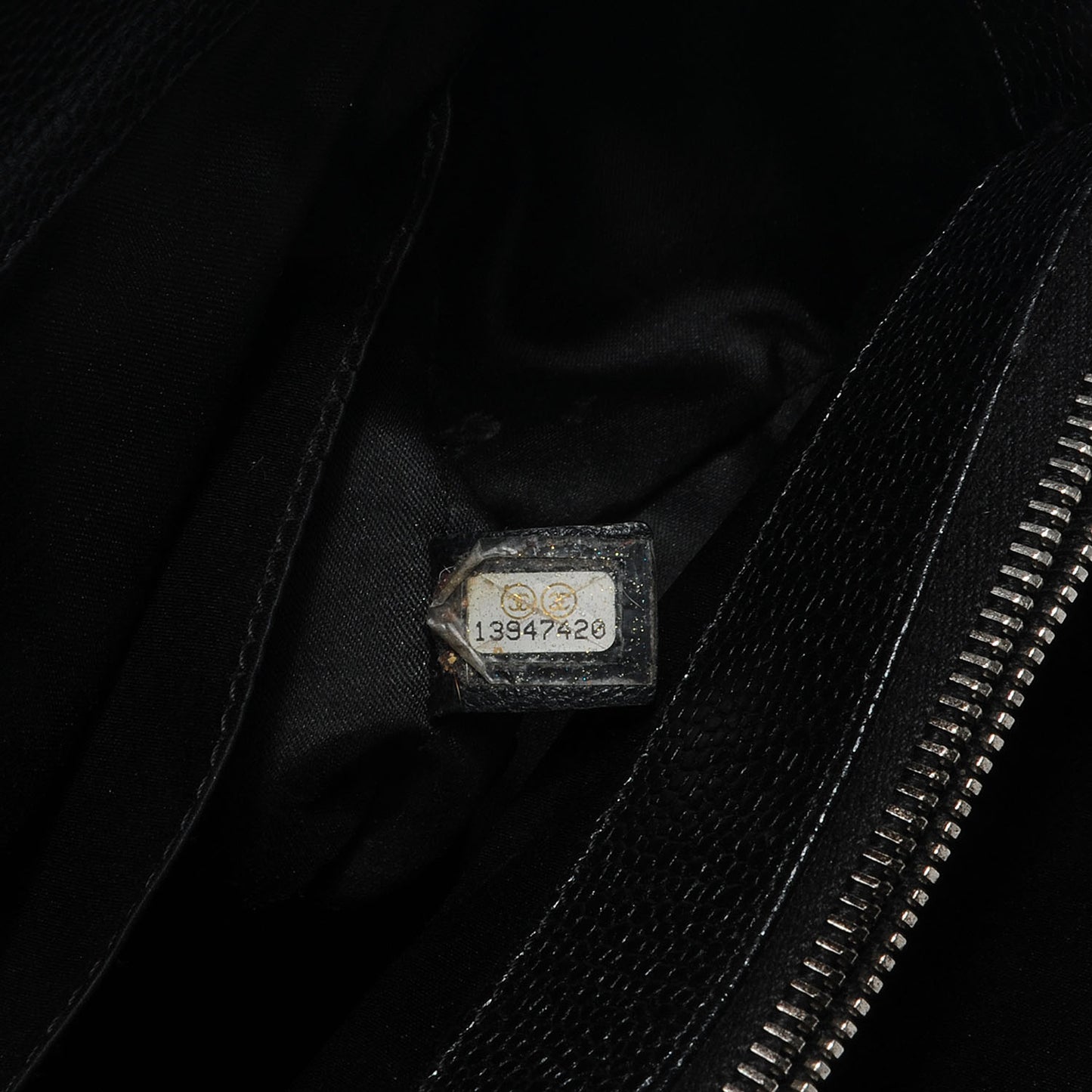 Caviar Grand Shopping Tote GST Black