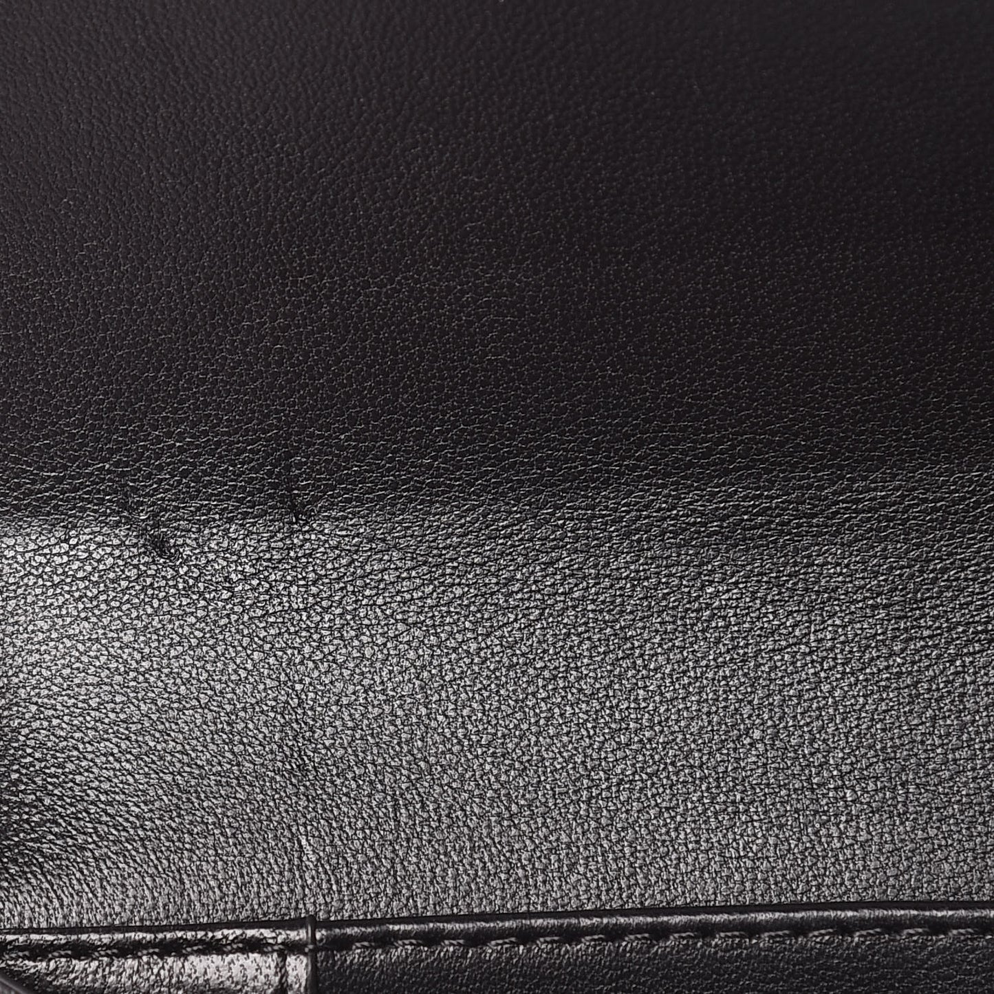Classic Grain Medium Darley Wallet Black
