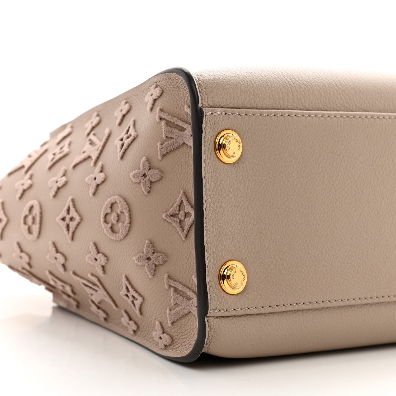 Louis Vuitton Calfskin Monogram Tufting On My Side Galet 8 of 9