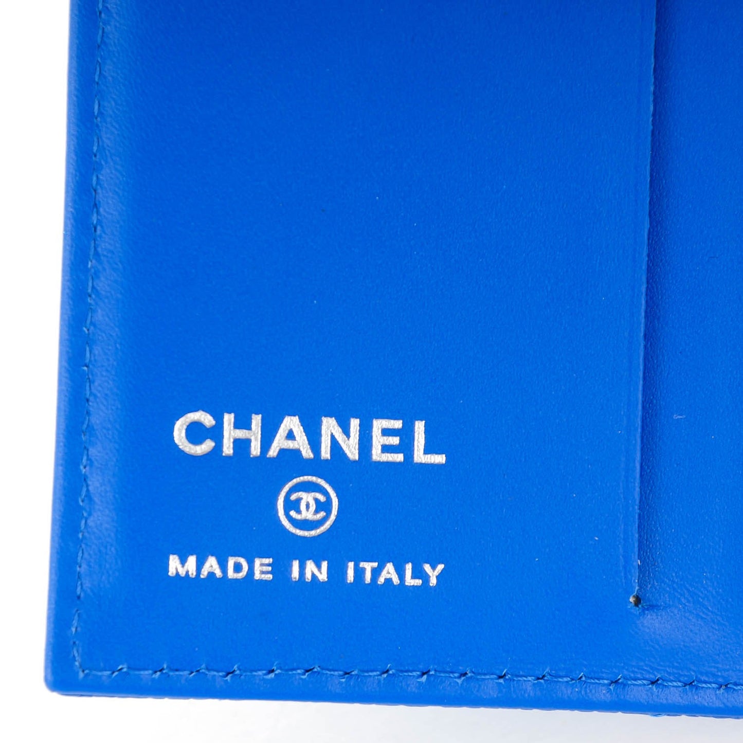 Caviar Quilted Card Holder Blue