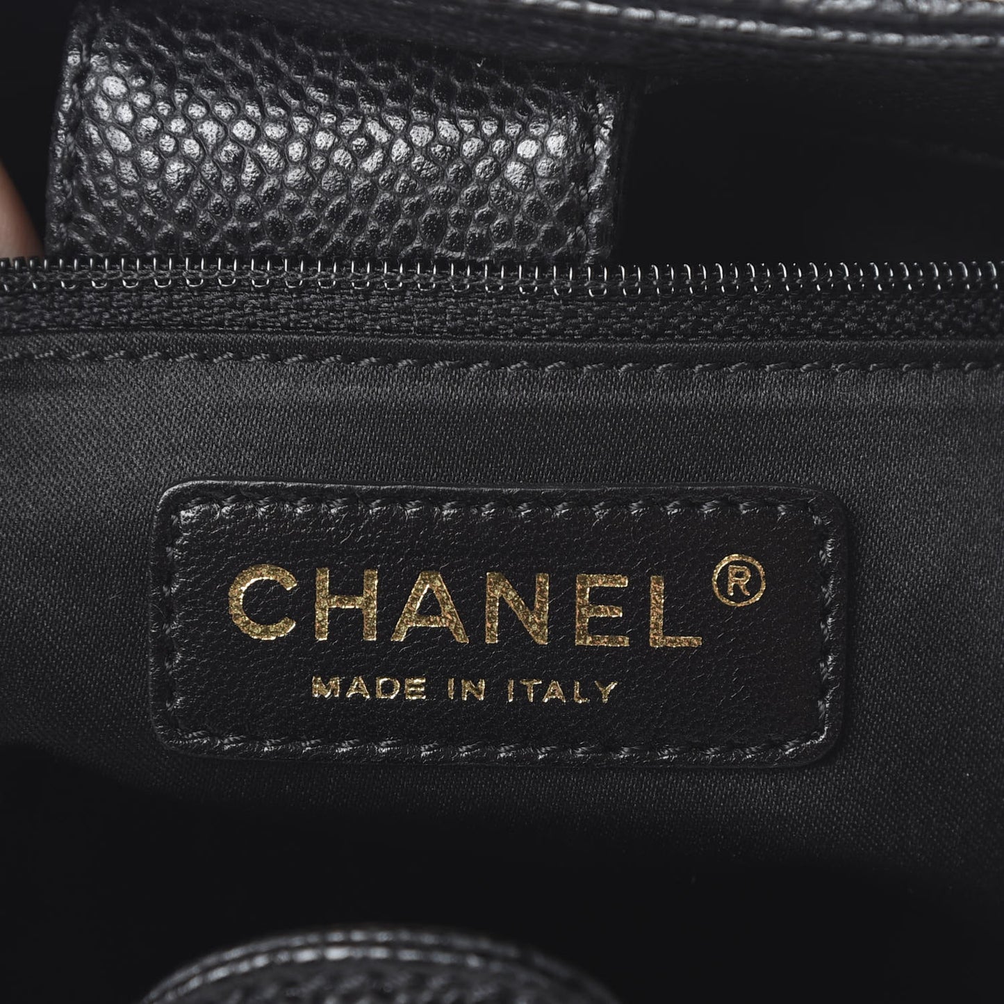 Caviar Quilted Petit Shopping Tote PST Black