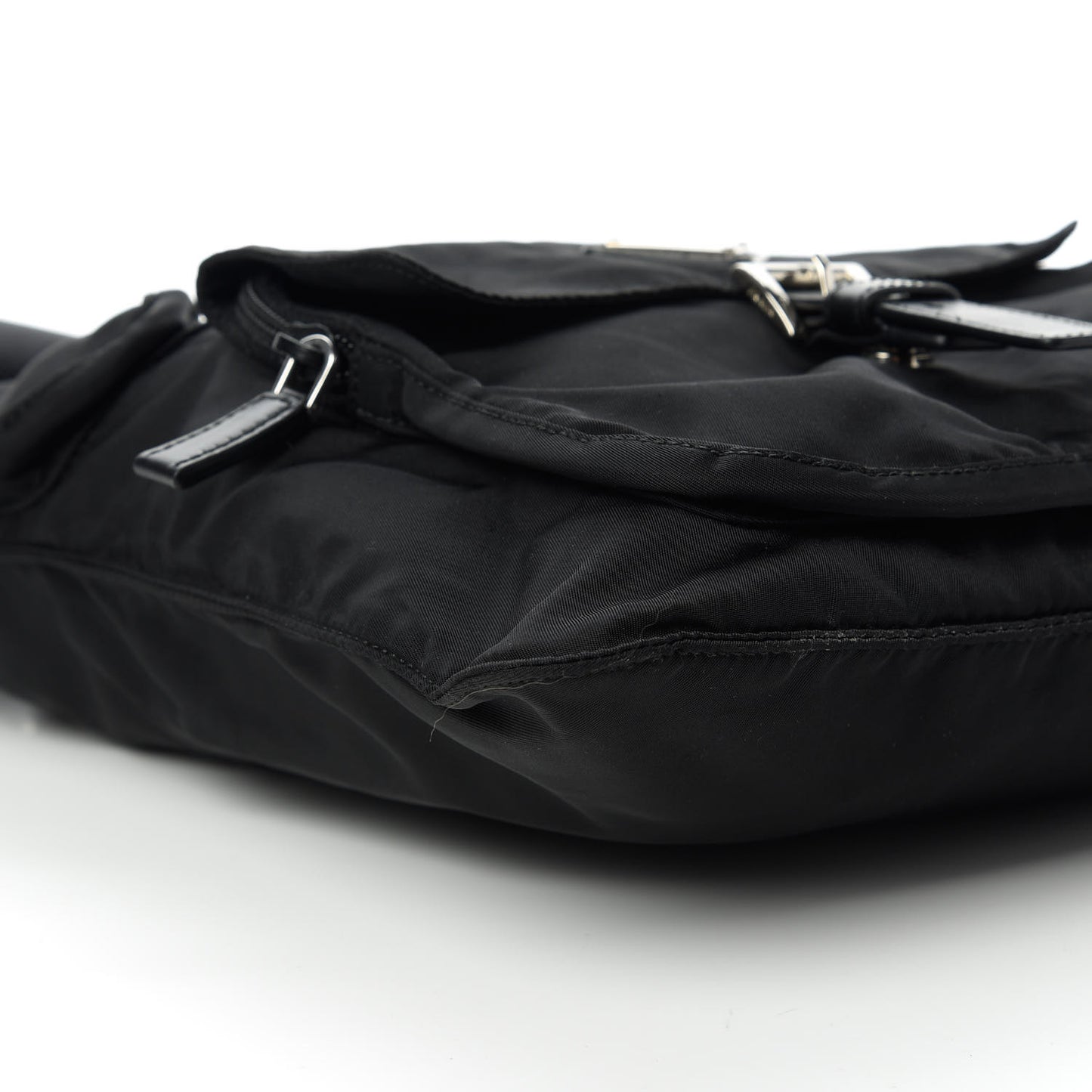 Nylon Tessuto Vela Messenger Bag Black