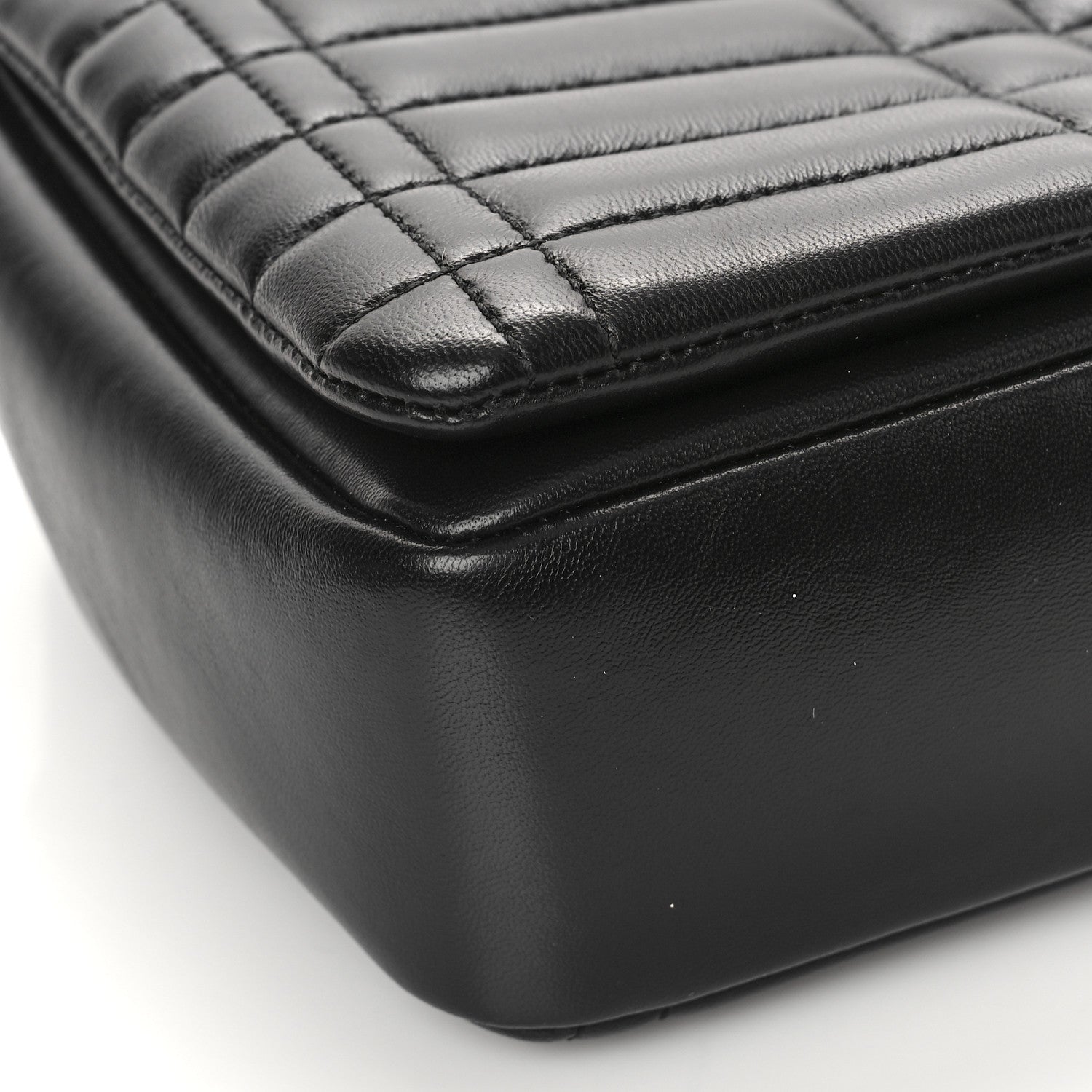 Burberry Lambskin Quilted Medium Lola Bag Black 6 of 7