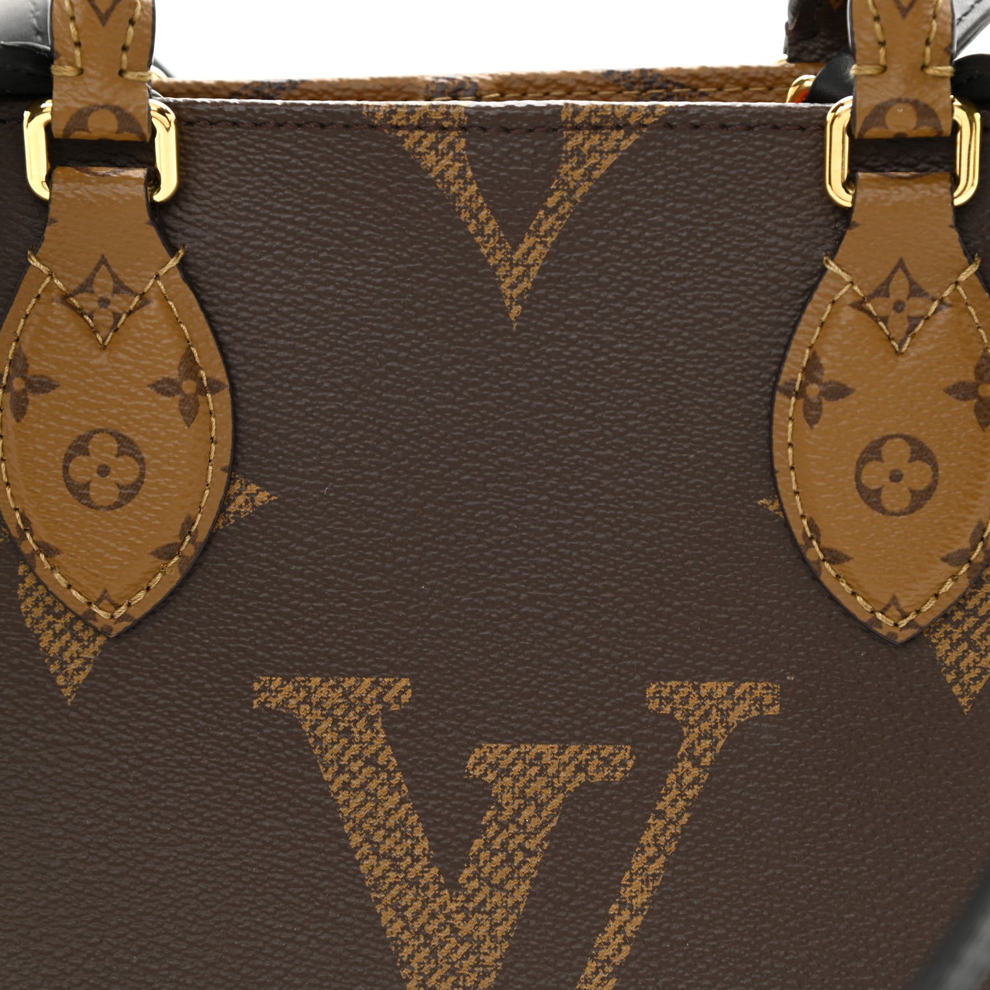 Reverse Monogram Giant Onthego MM