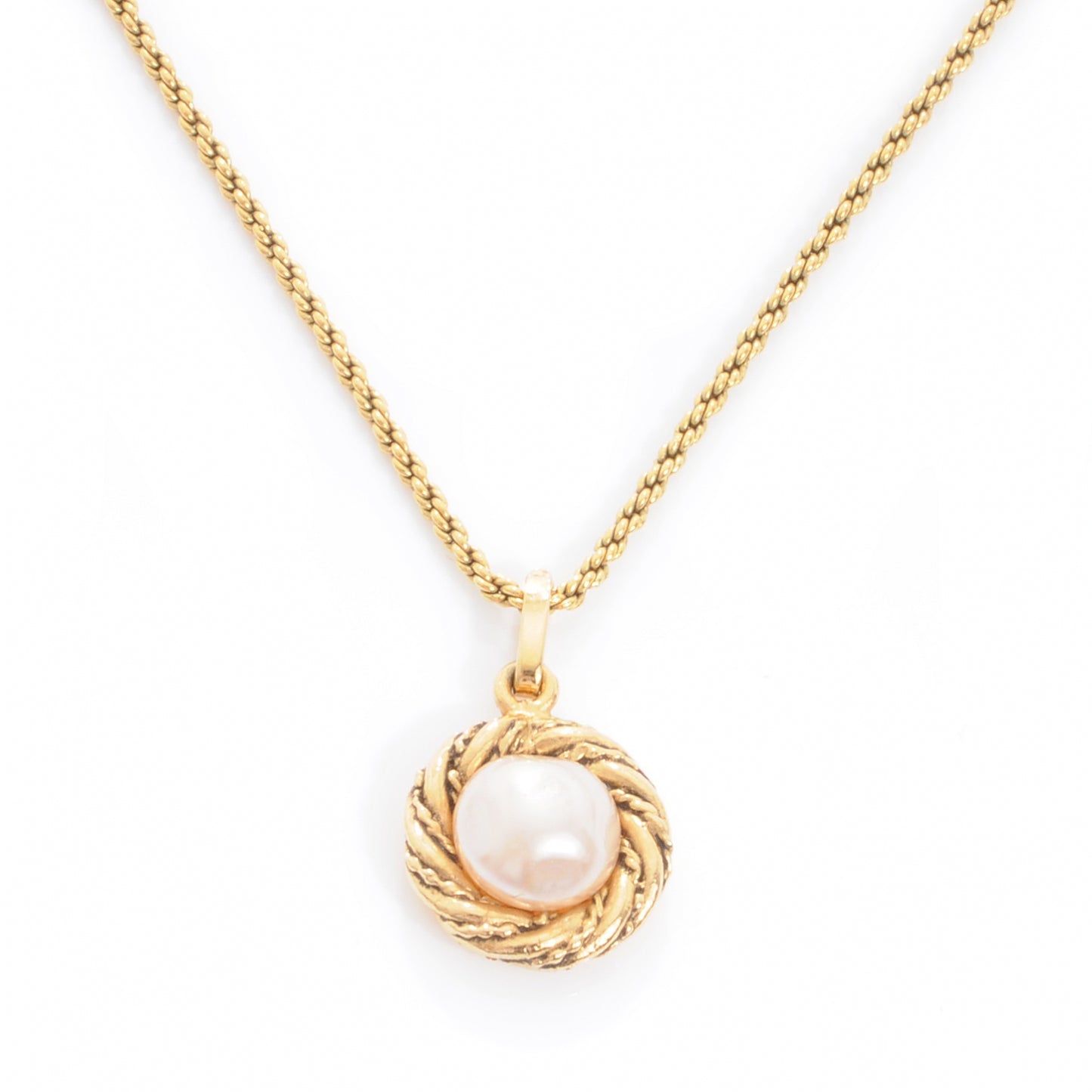 Pearl Short Necklace Gold