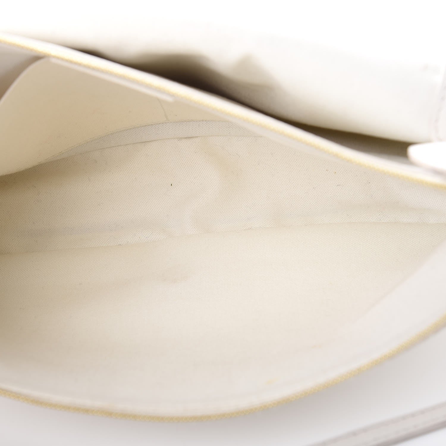 Louis Vuitton Essentiel Cuir Boheme Ivory 12 of 19