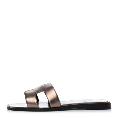 Hermes Metallic Nappa Oran Sandals 37.5 Or Vieilli 1 of 4