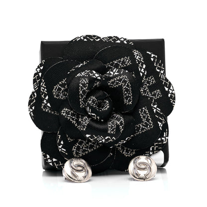 Chanel Metal CC Clip On Earrings Light Gold 7 of 7