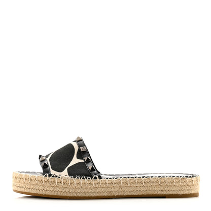 Valentino Garavani Canvas Giraffe Rockstud Espadrille Flat Slide Sandals 39 Black White 1 of 9
