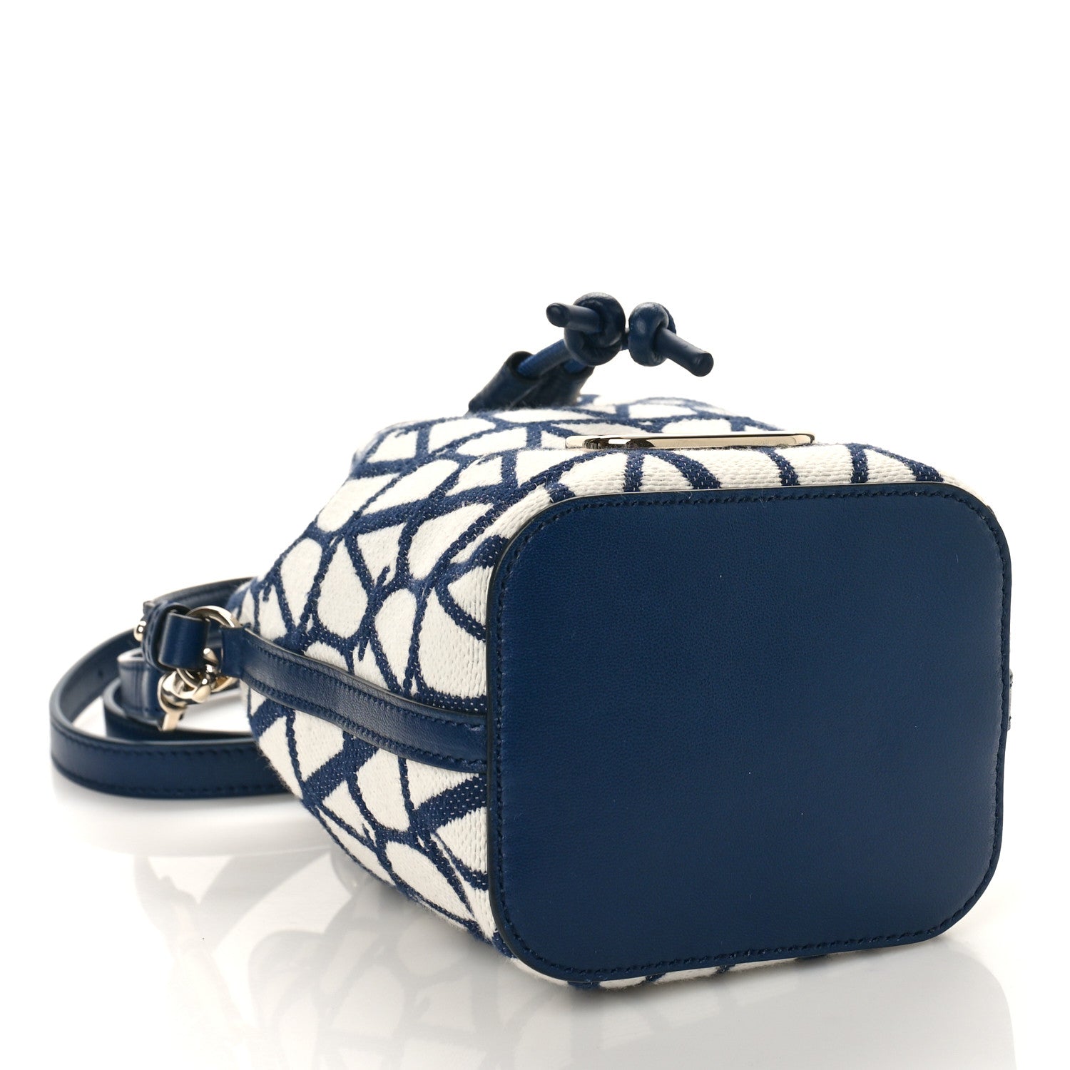 Valentino Garavani Toile Iconographe Nappa Mini Vlogo Signature Bucket Bag White Worker 4 of 8