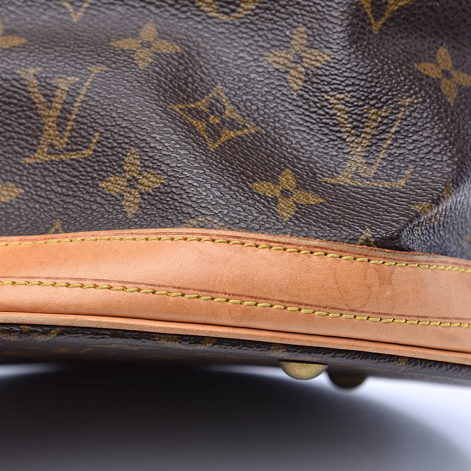 Louis Vuitton Monogram Petit Bucket 23 10 of 14
