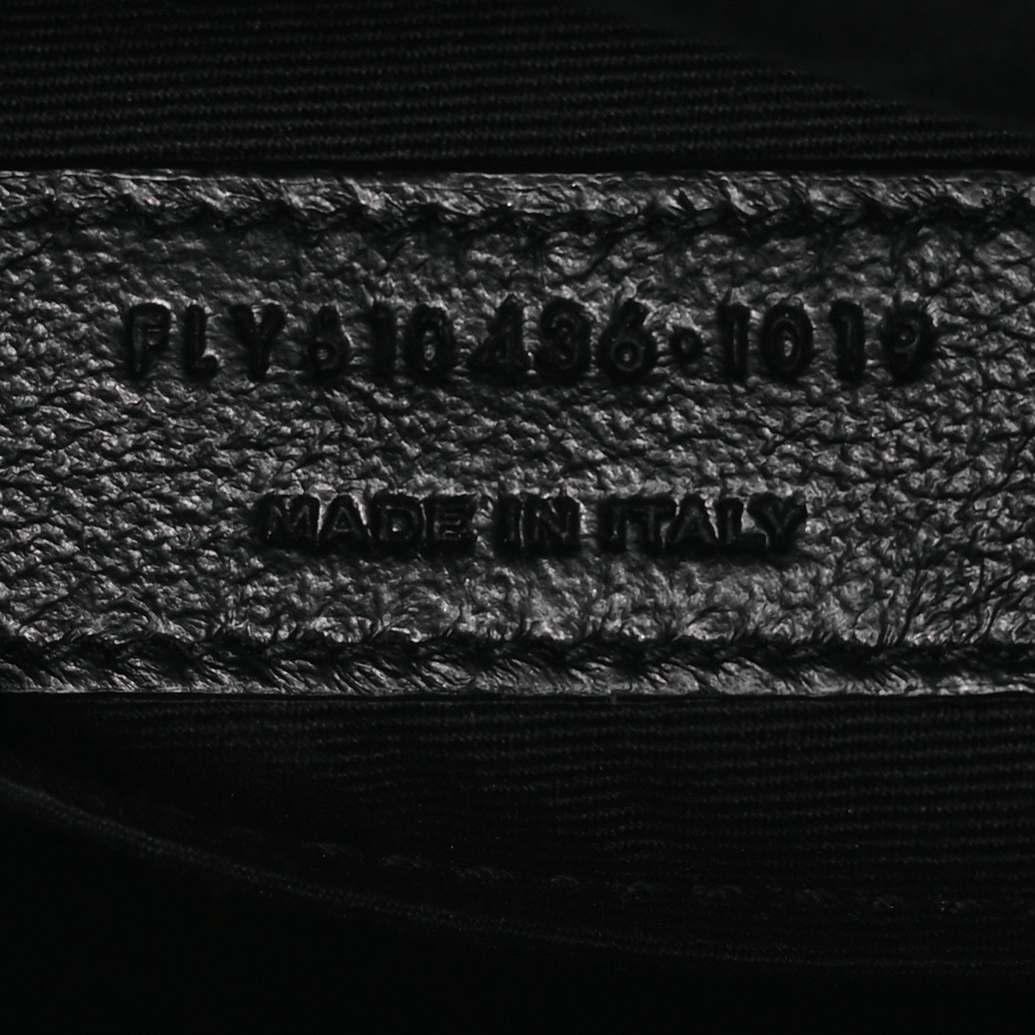 Saint Laurent Grain De Poudre Matelasse Chevron Quilted Round Vinyle Camera Bag Black 7 of 13