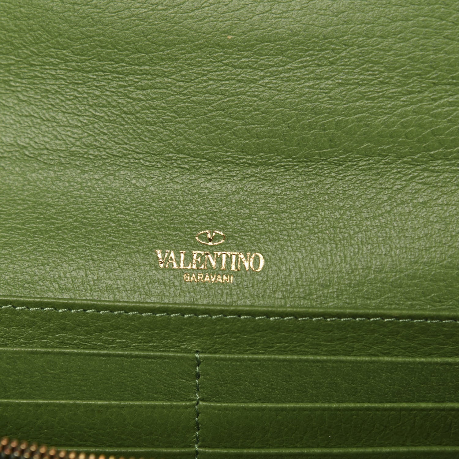 Valentino Garavani Pebbled Calfskin Rockstud Flap Wallet On Chain Deep Clover 6 of 13