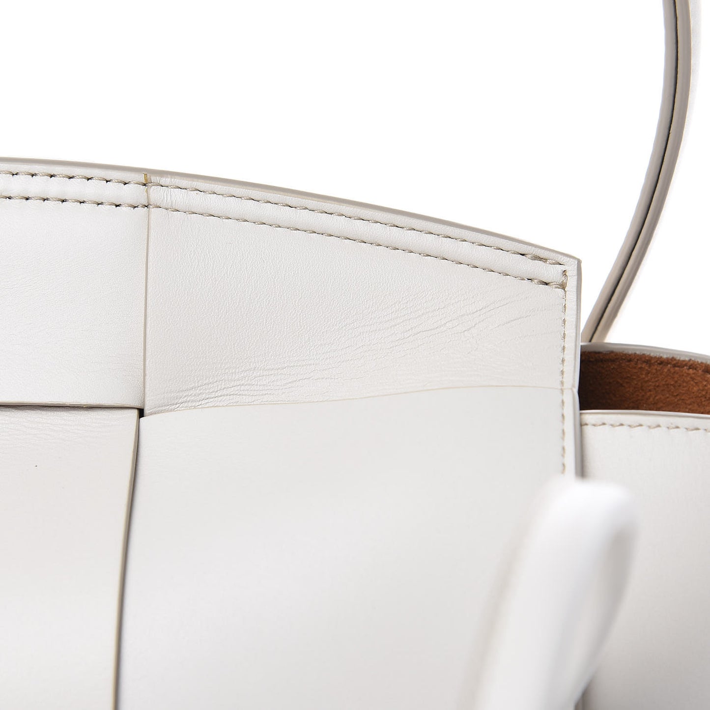 French Calfskin Maxi Intrecciato Arco 33 Bianco