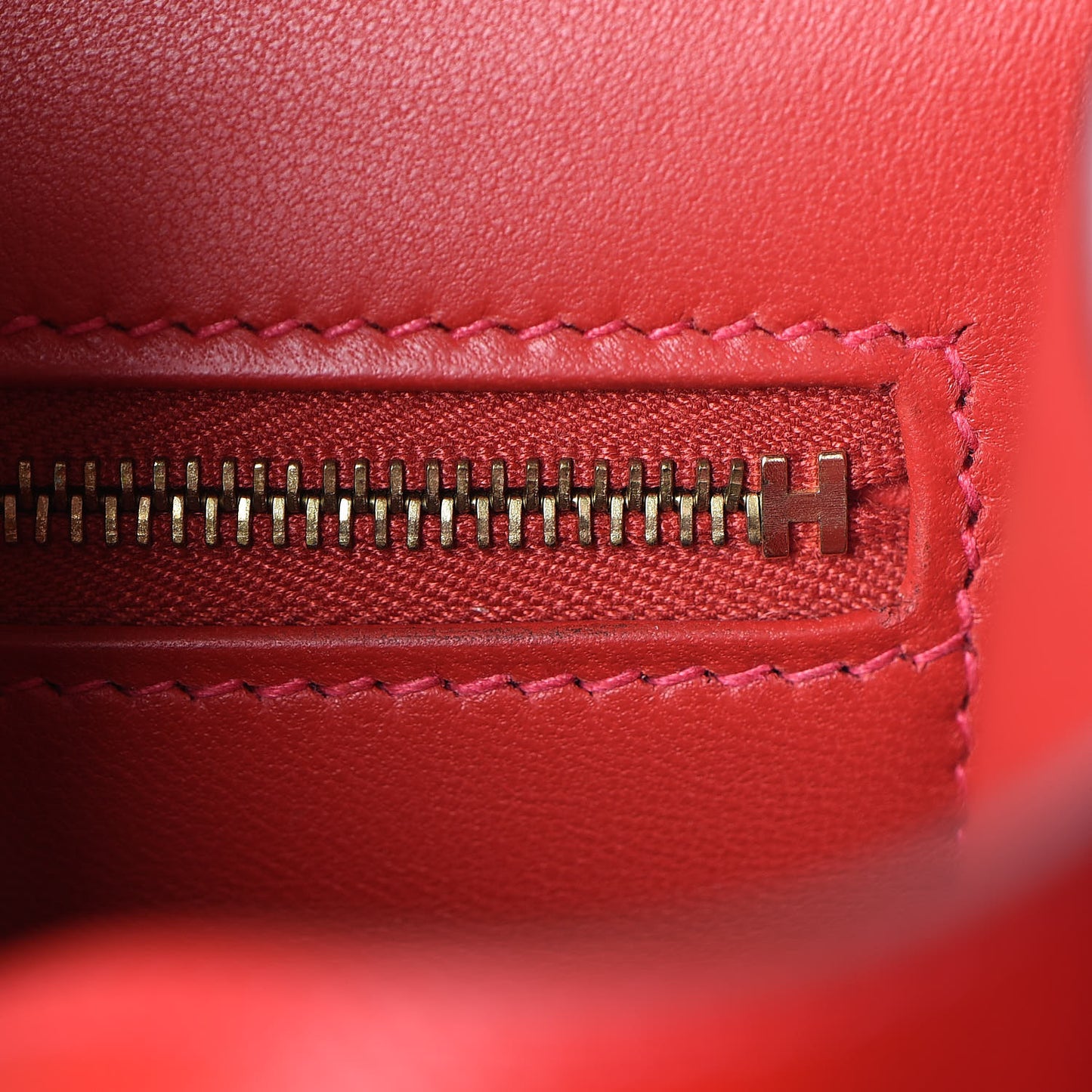 Epsom Constance 24 Rouge Casaque