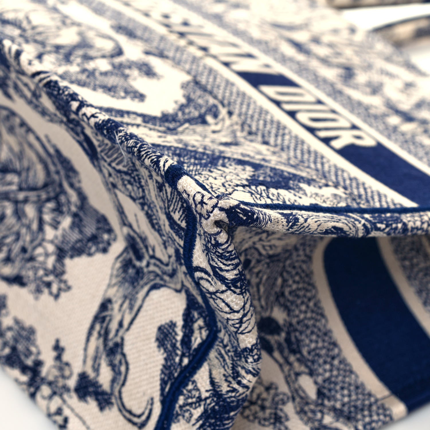 Christian Dior Canvas Embroidered Medium Dioriviera Toile De Jouy Book Tote Blue 10 of 12