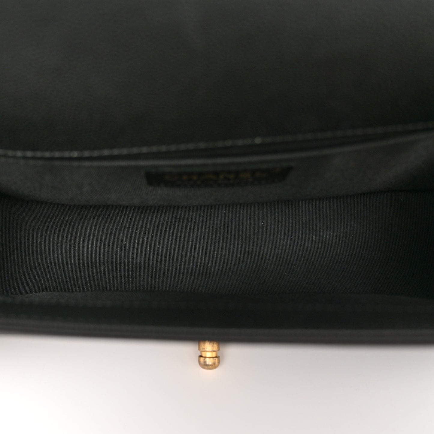 Caviar Quilted Medium Boy Flap Black