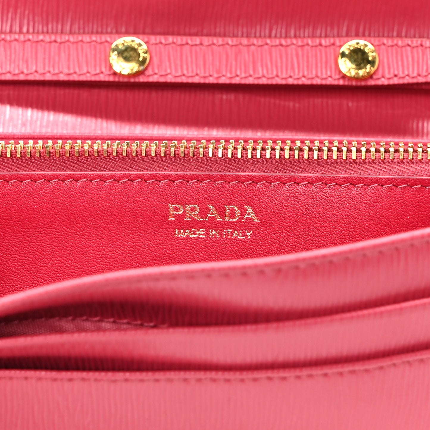 Vitello Move Metal Oro Chain Wallet Peonia
