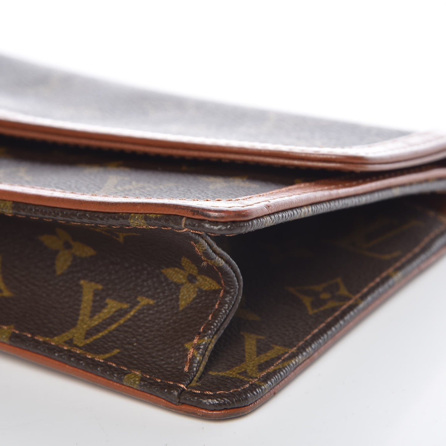 Monogram Pochette Dame 26
