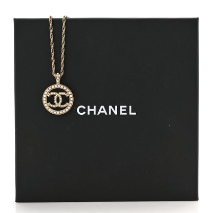 Chanel Pearl CC Round Pendant Necklace Gold 7 of 7