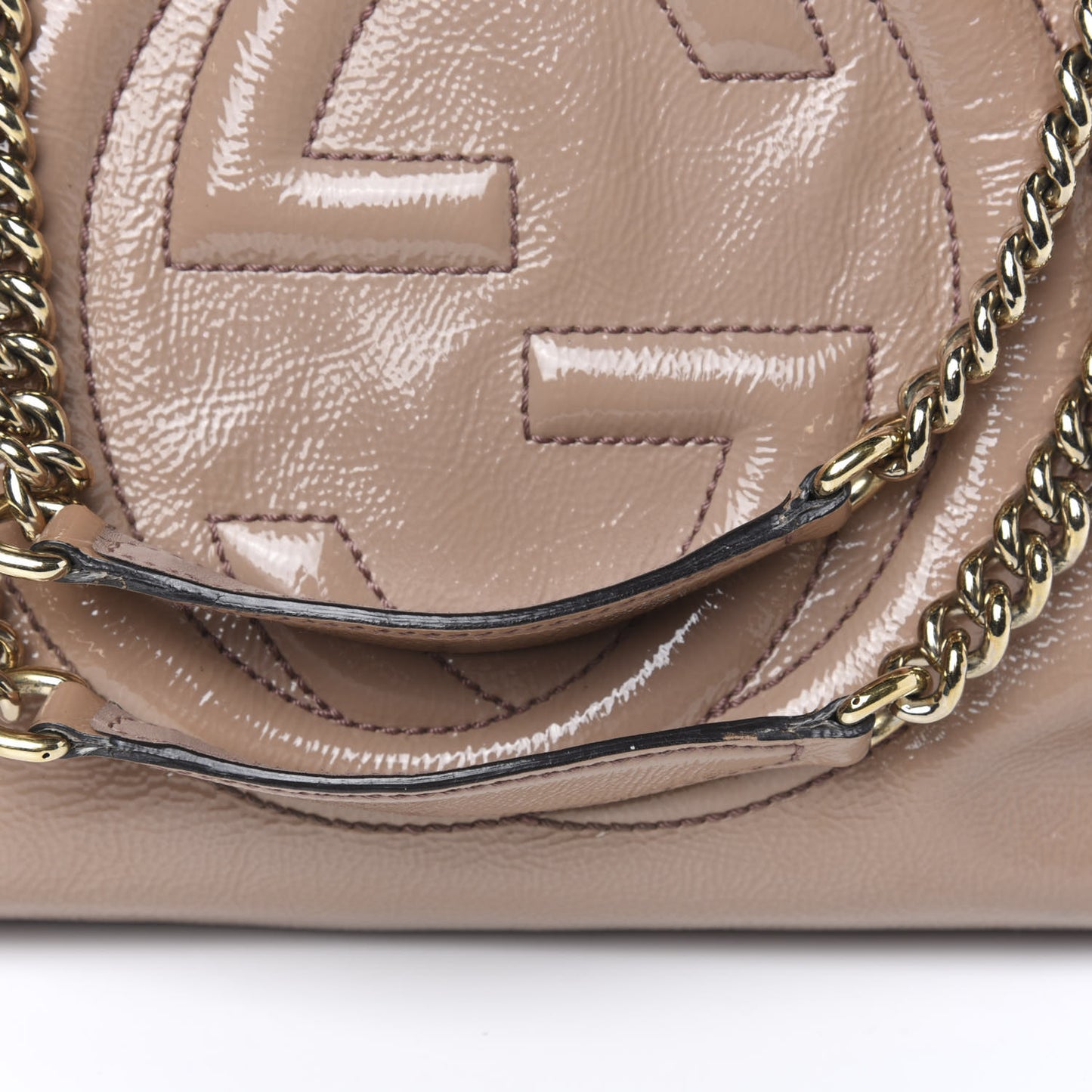 Patent Medium Soho Chain Shoulder Bag Dark Cipria