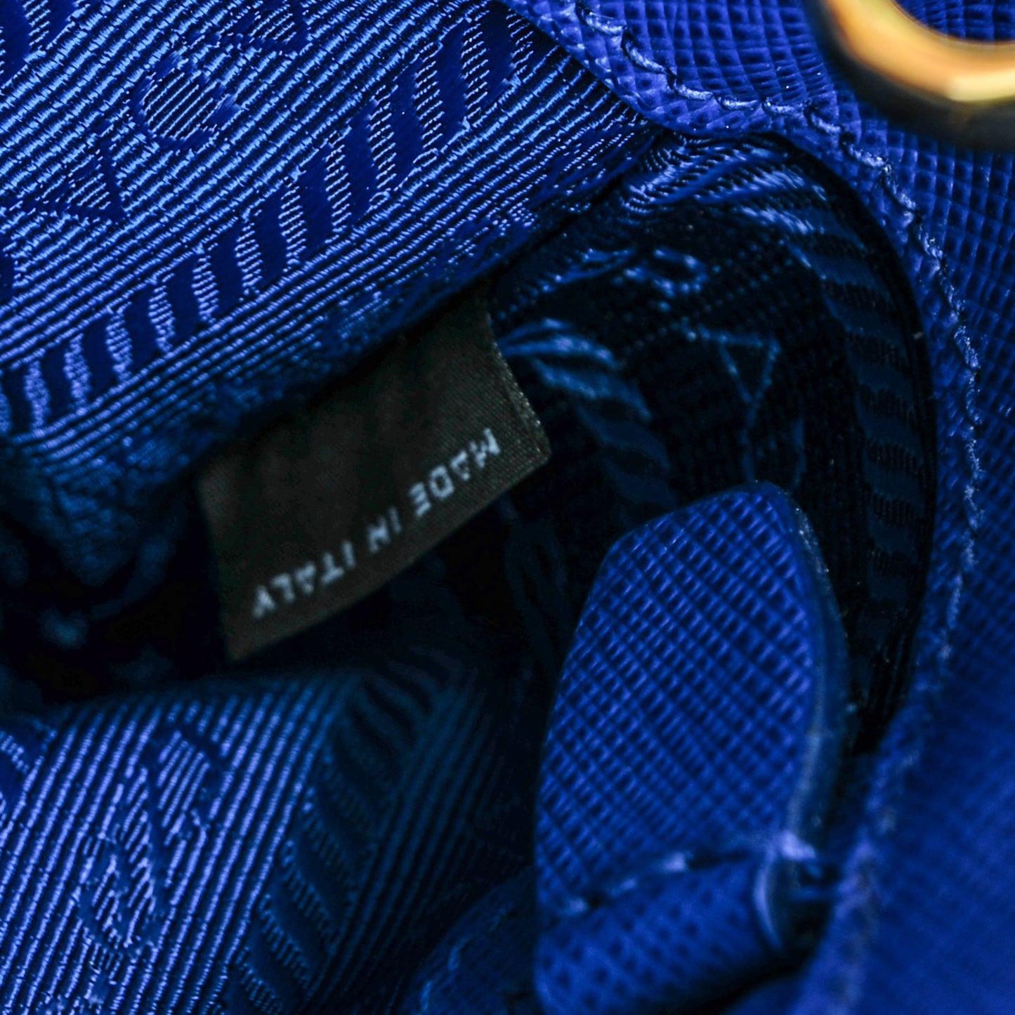 Saffiano Lux Medium Tote Royal