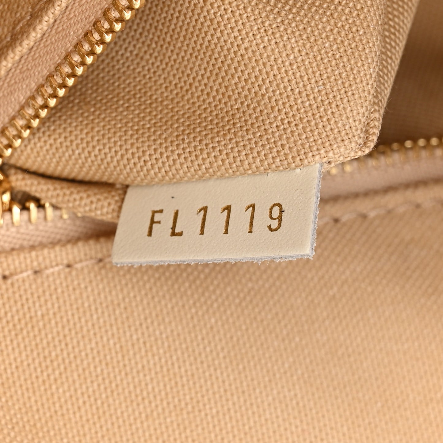 Monogram Giant Onthego GM Kaki Beige