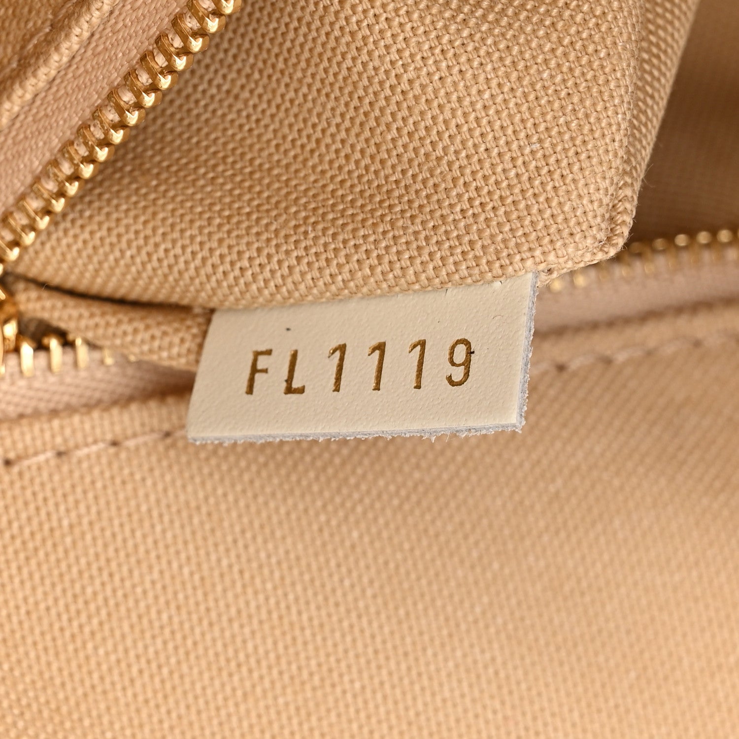 Louis Vuitton Monogram Giant Onthego GM Kaki Beige 7 of 11