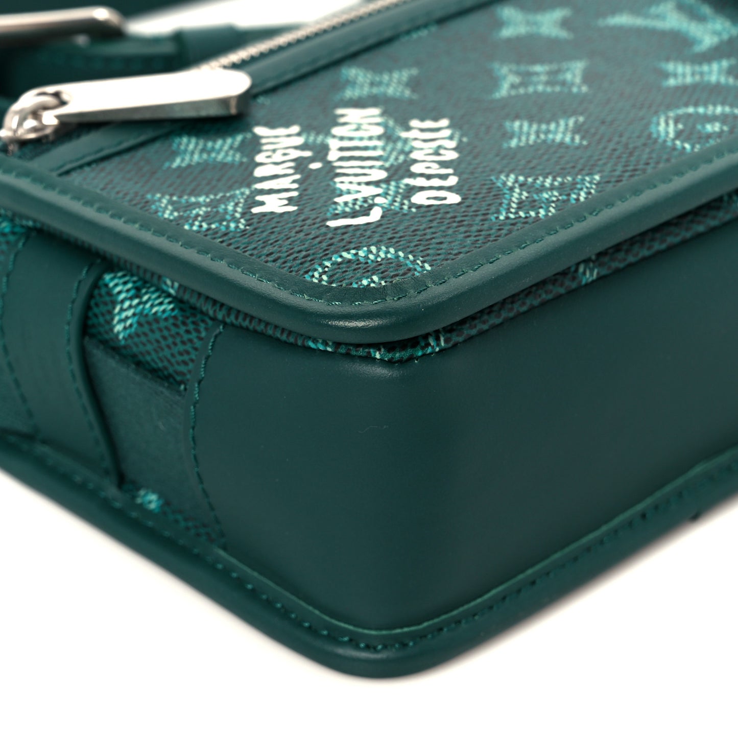 Monogram Heritage Bosphore Wearable Wallet Green