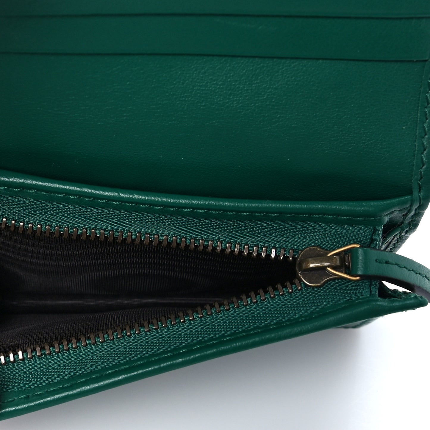 Calfskin Matelasse GG Marmont Card Case Wallet Emerald