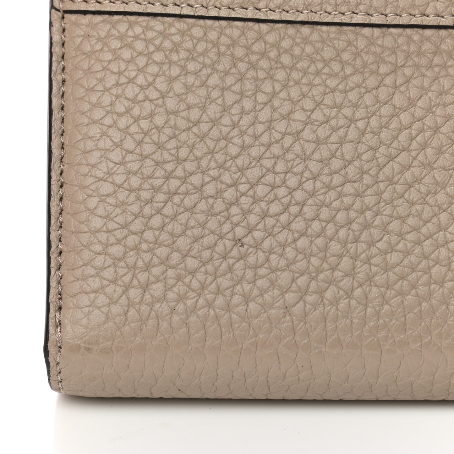 Taurillon Capucines Wallet Galet