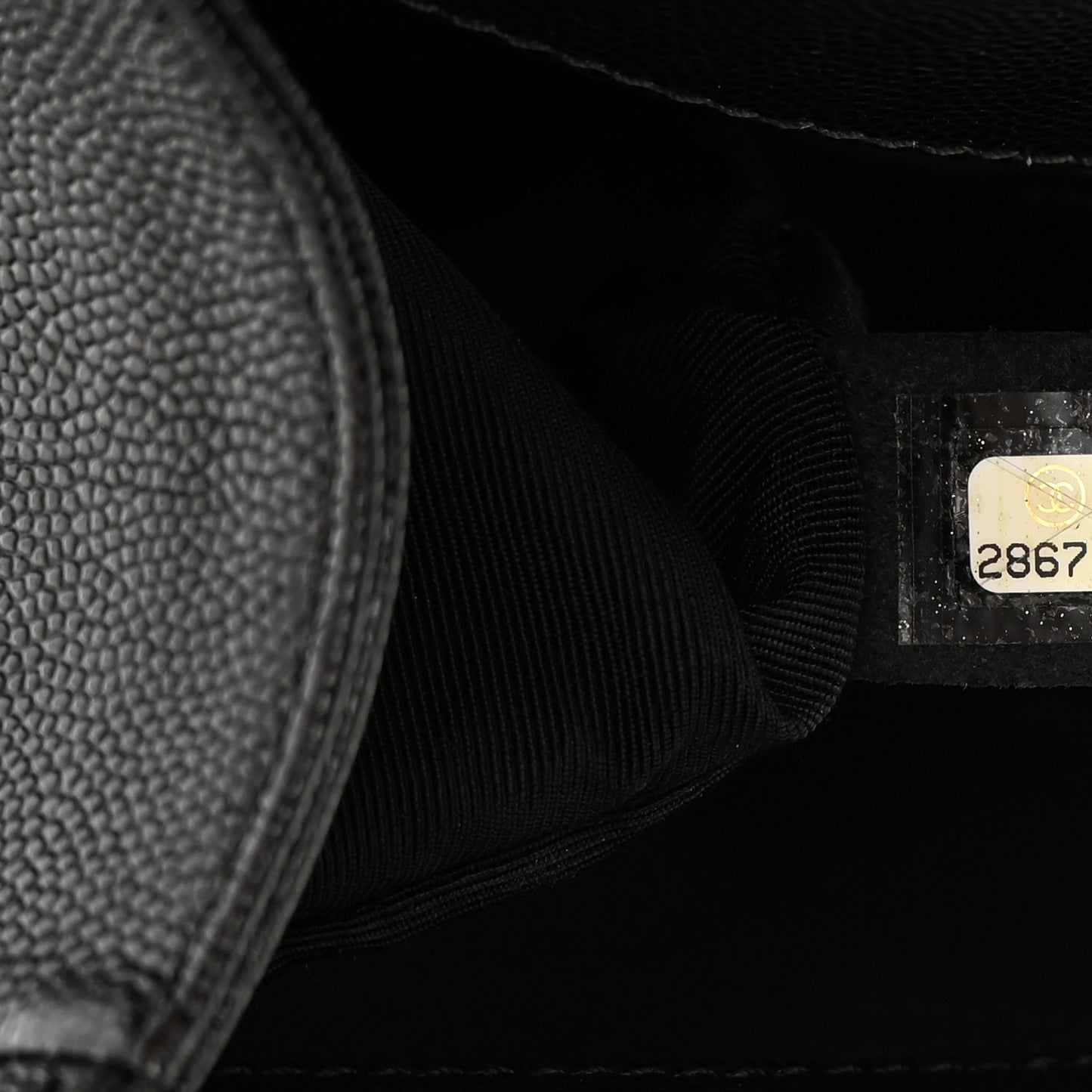 Caviar Quilted Medium Boy Flap Black
