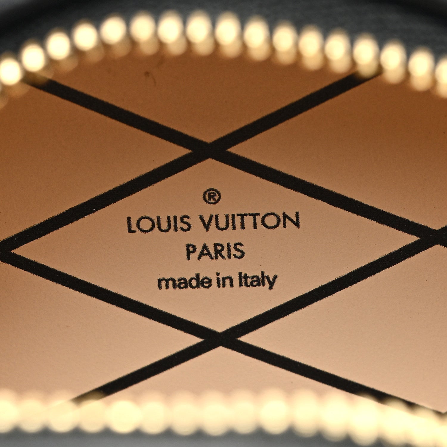 Louis Vuitton LOUIS VUITTON Reverse Monogram Boite Chapeau Necklace 6 of 9