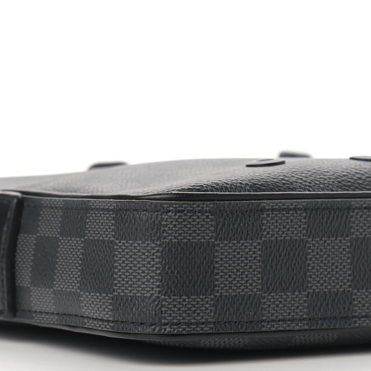 Damier Graphite Alpha Messenger Bag
