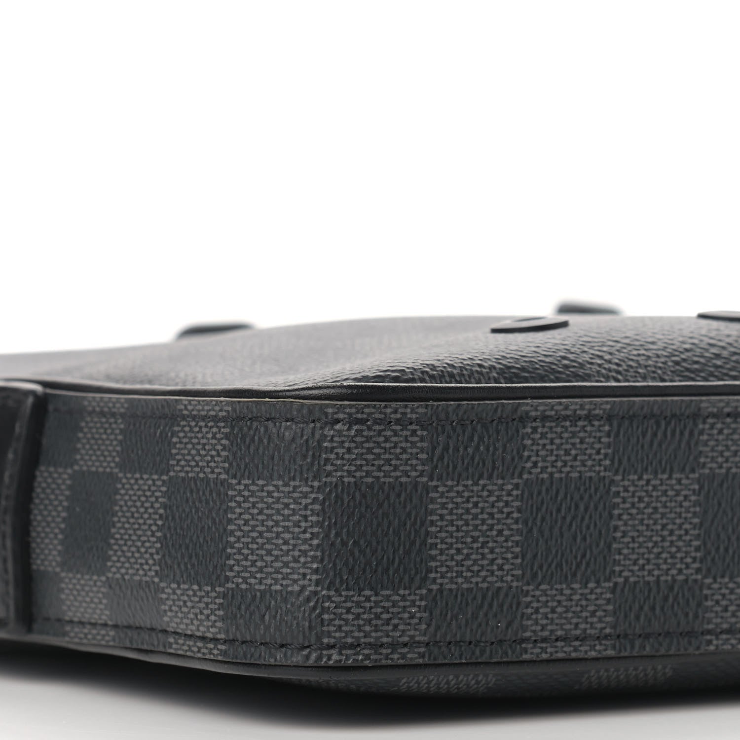Louis Vuitton Damier Graphite Alpha Messenger Bag 8 of 10