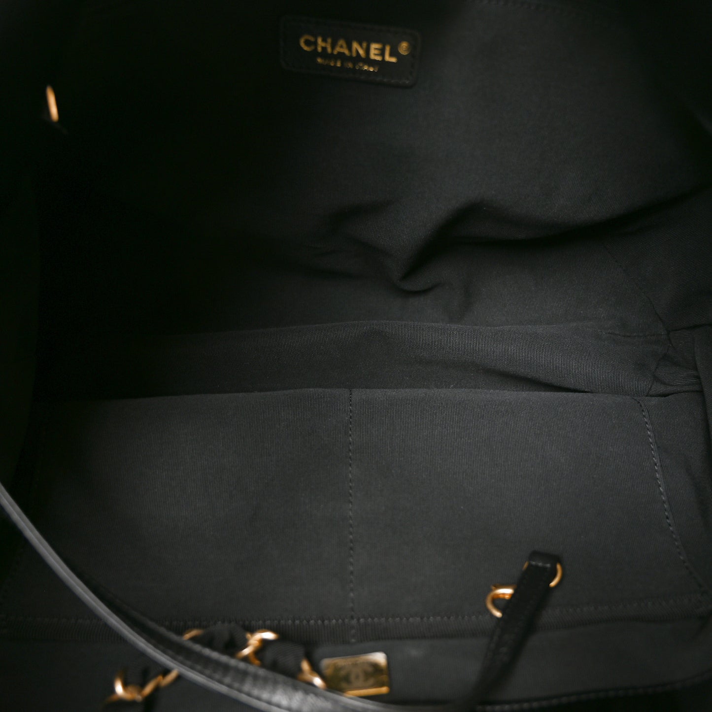 Nylon Grosgrain Quilted Lifestyle Shopping Tote Black