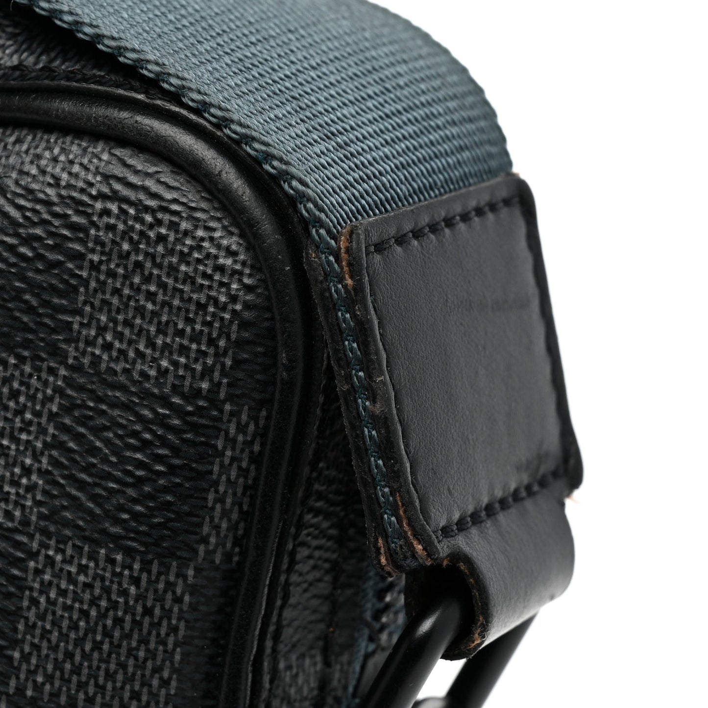 Damier Graphite Alpha Messenger Bag