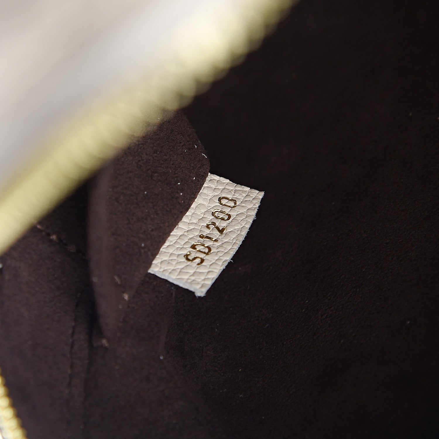 Louis Vuitton Empreinte Boite Chapeau Souple MM Creme 6 of 9