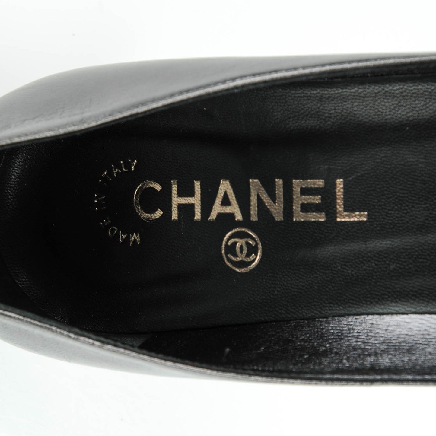 Metallic Lambskin Satin Elastic Cap Toe Pumps 39 Black Dark Silver