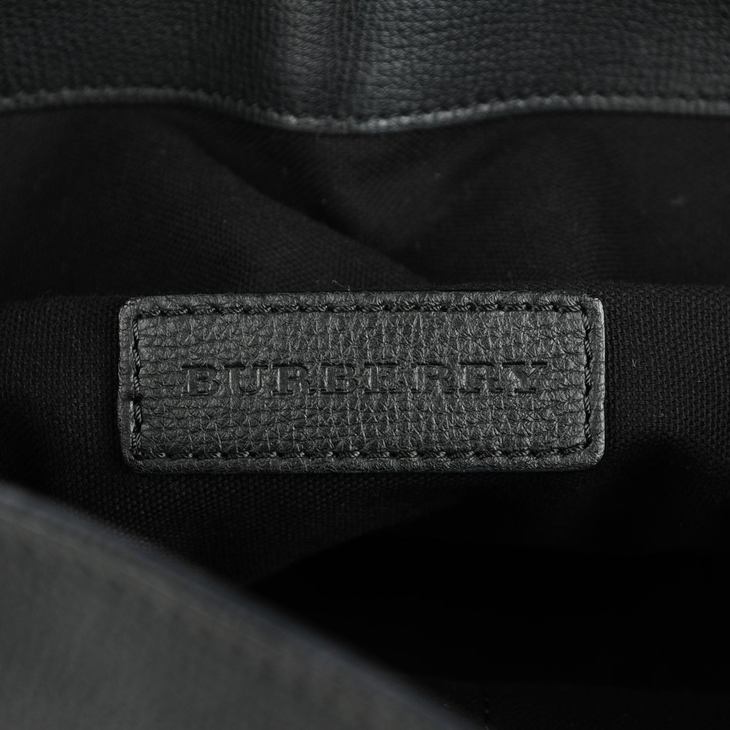 Grainy Calfskin House Check Medium Sycamore Hobo Black