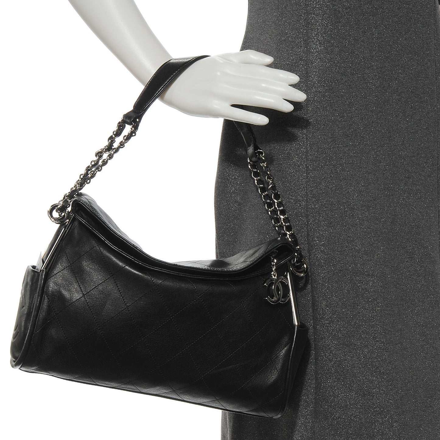 Lambskin Medium Ultimate Soft Tote Black
