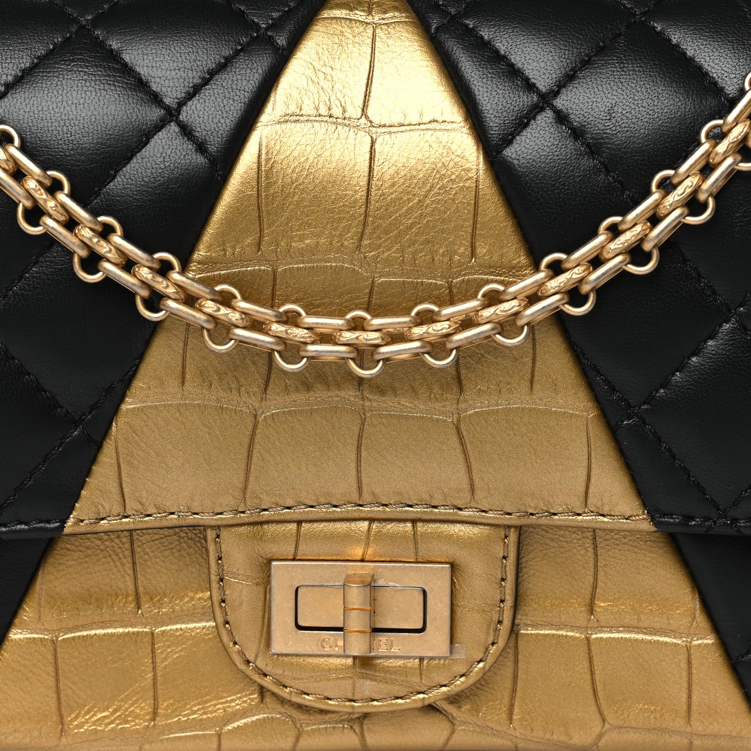 Chanel Lambskin Metallic Calfskin Crocodile Embossed 2.55 Cocodile Reissue 225 Flap Black Gold Black Gold 8 of 10