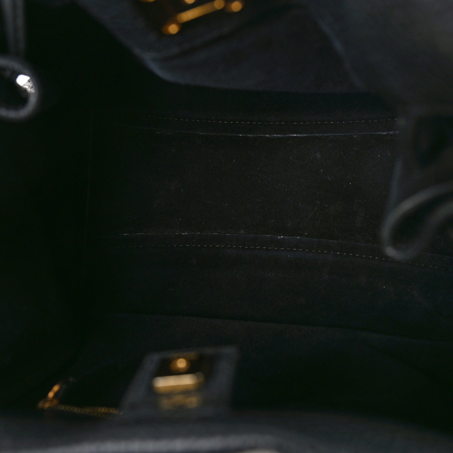 Heavy Grain Iris Tote Black
