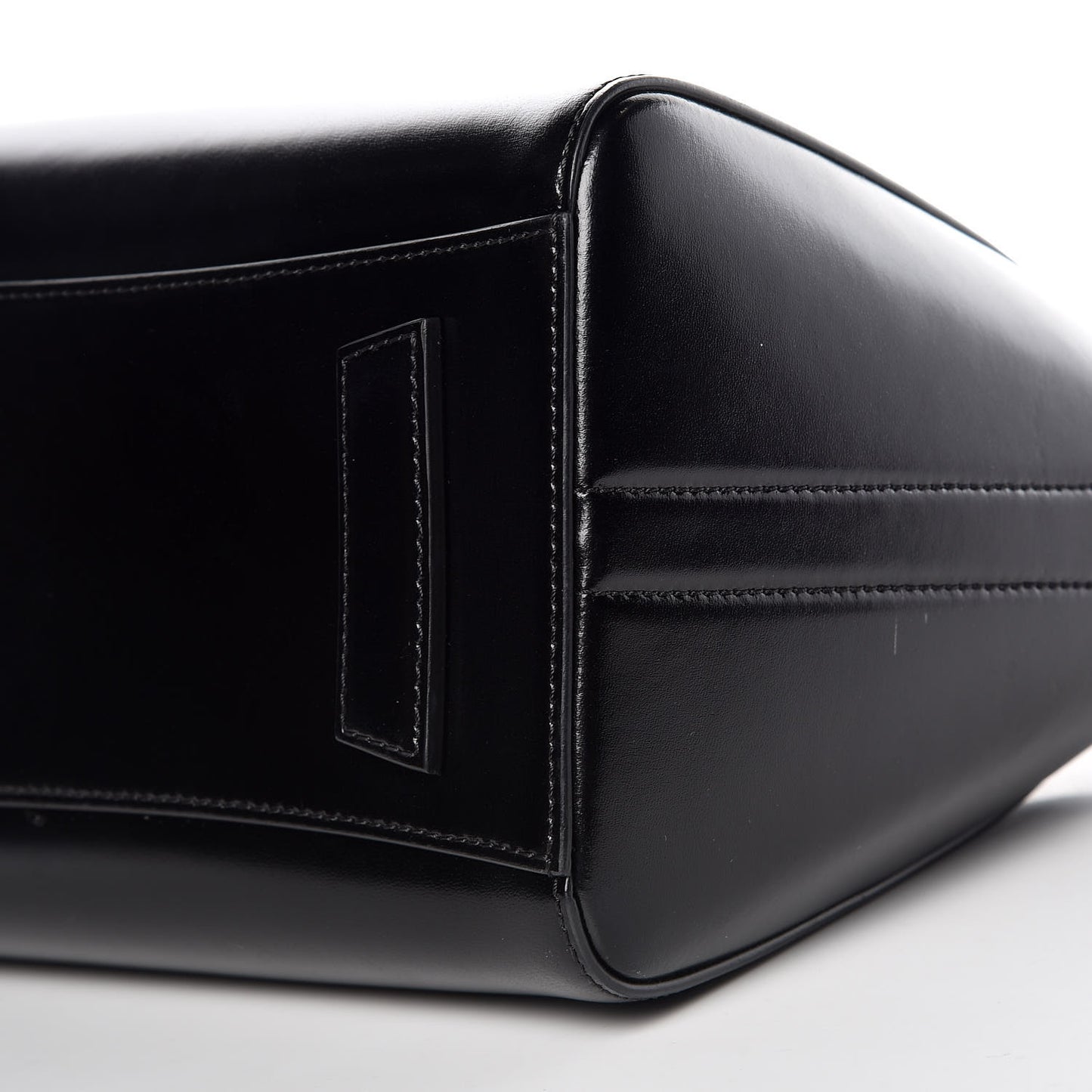 Shiny Lord Calfskin Small Antigona Black