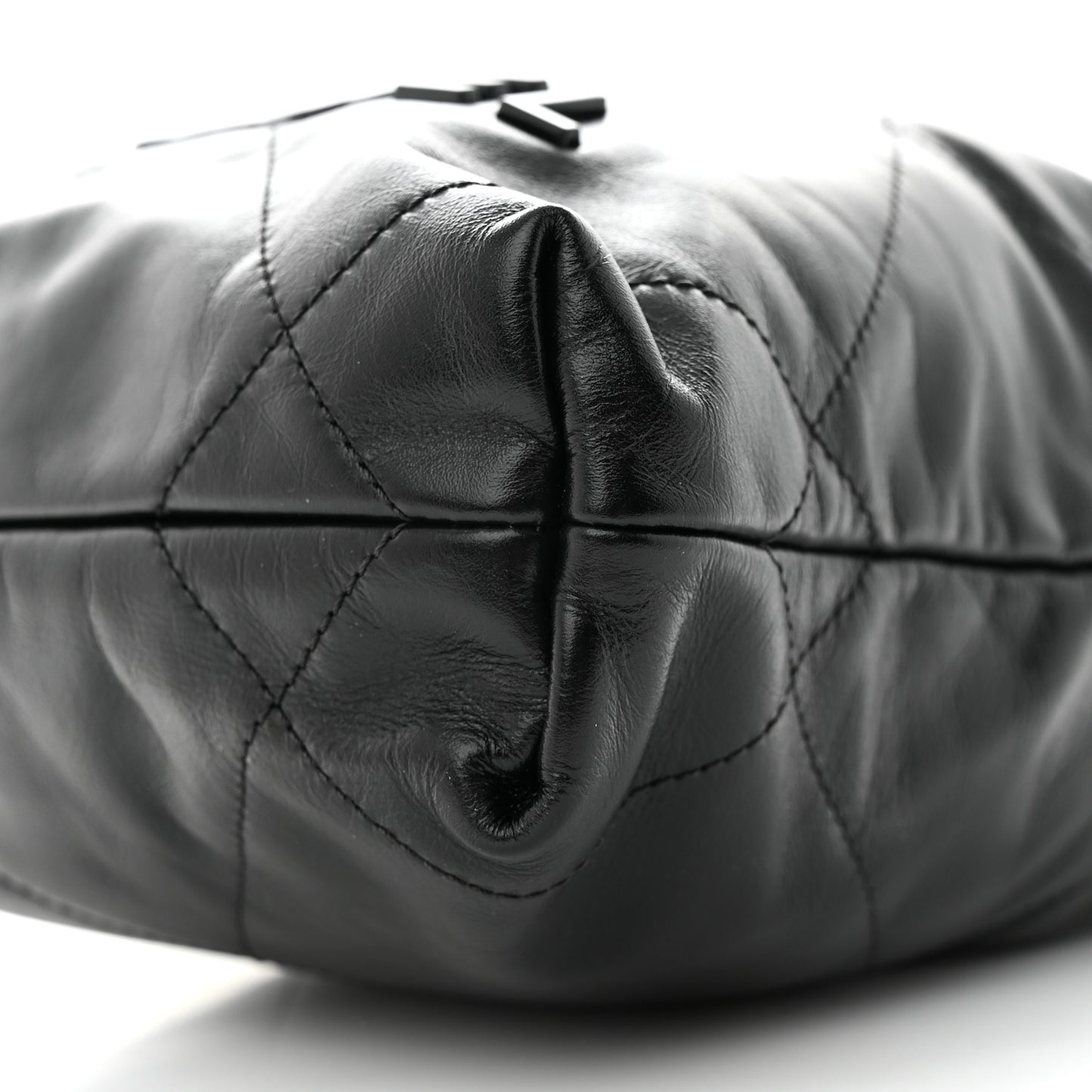 Shiny Calfskin Quilted Mini Chanel 22 So Black