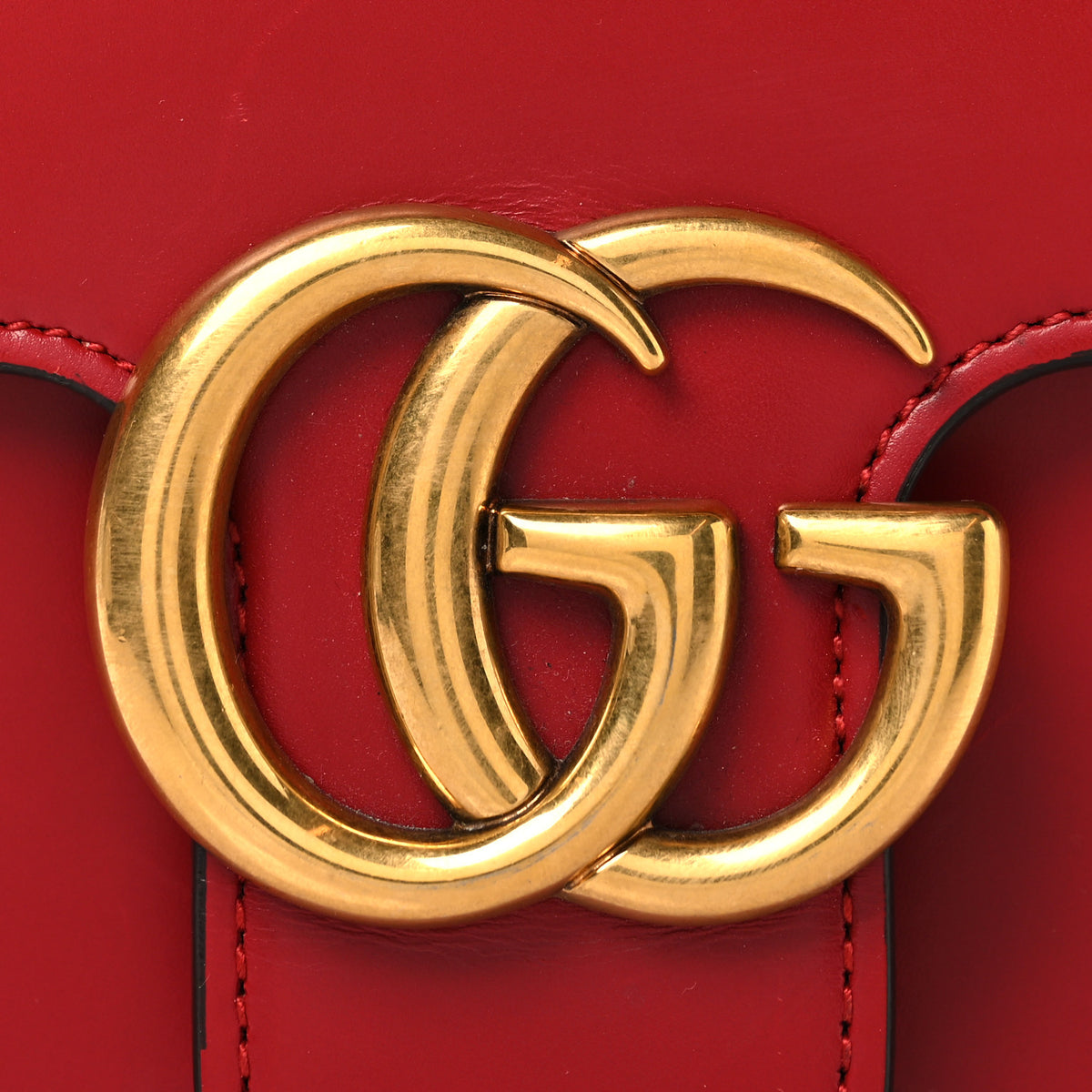 Knight Calfskin Small GG Marmont Chain Handle Bag Hibiscus Red