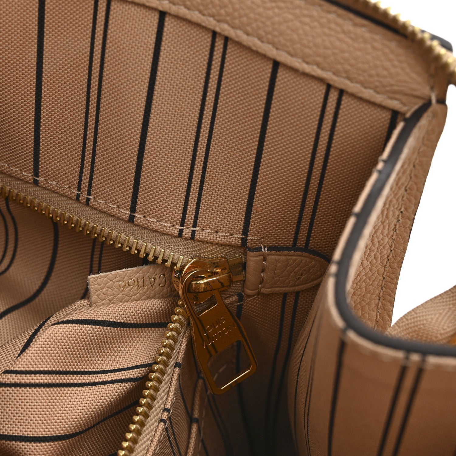 Louis Vuitton Empreinte Pont Neuf MM Dune 7 of 10